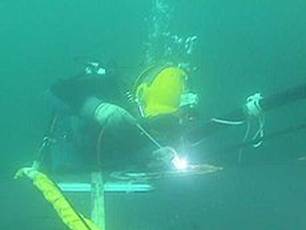 230px-Underwater_welding